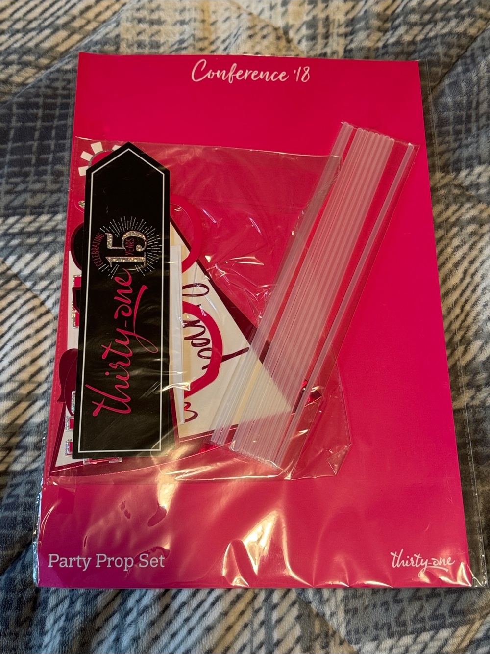 thirty-one Hot Pink Party Prop Set